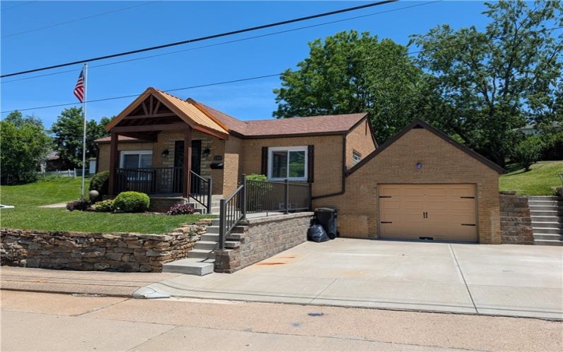 1300 Leeds Ave, Monessen, 15062, 2 Bedrooms Bedrooms, ,1.1 BathroomsBathrooms,Residential,For Sale,Leeds Ave,1758829