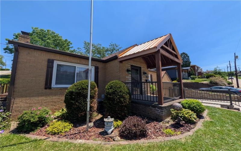 1300 Leeds Ave, Monessen, 15062, 2 Bedrooms Bedrooms, ,1.1 BathroomsBathrooms,Residential,For Sale,Leeds Ave,1758829