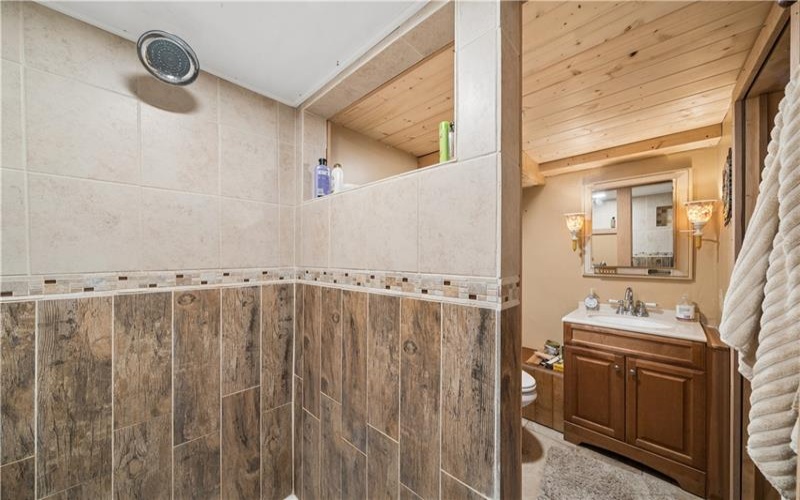 601 Walnut St, Latrobe, 15650, 3 Bedrooms Bedrooms, 10 Rooms Rooms,2.1 BathroomsBathrooms,Residential,For Sale,Walnut St,1759186