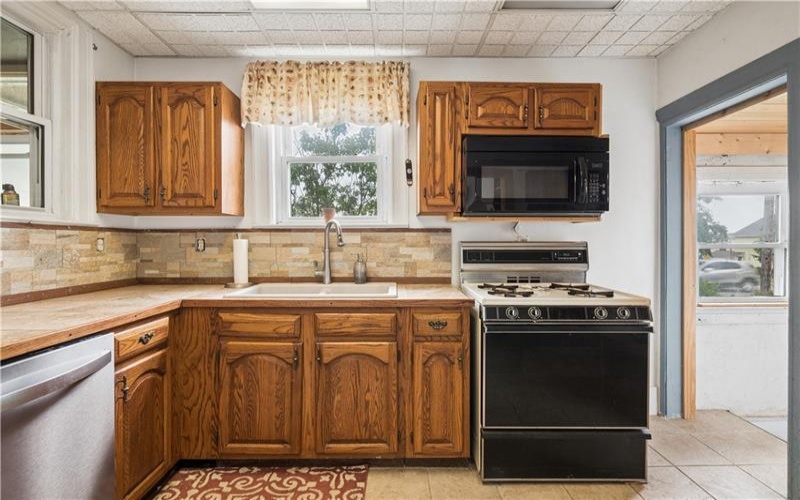 601 Walnut St, Latrobe, 15650, 3 Bedrooms Bedrooms, 10 Rooms Rooms,2.1 BathroomsBathrooms,Residential,For Sale,Walnut St,1759186