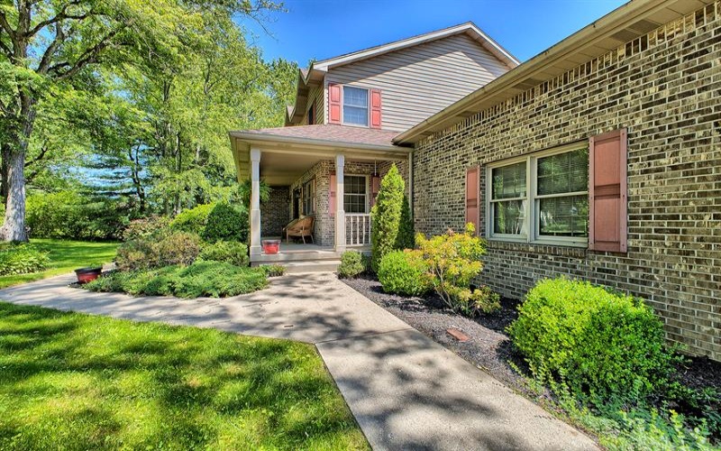 1413 Colony DRIVE, Greensburg, 15601, 4 Bedrooms Bedrooms, 10 Rooms Rooms,3.1 BathroomsBathrooms,Residential,For Sale,Colony,1759233
