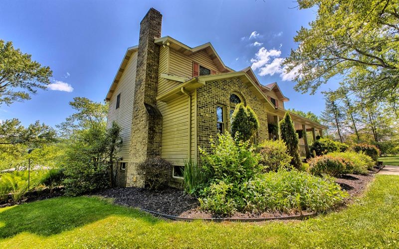 1413 Colony DRIVE, Greensburg, 15601, 4 Bedrooms Bedrooms, 10 Rooms Rooms,3.1 BathroomsBathrooms,Residential,For Sale,Colony,1759233
