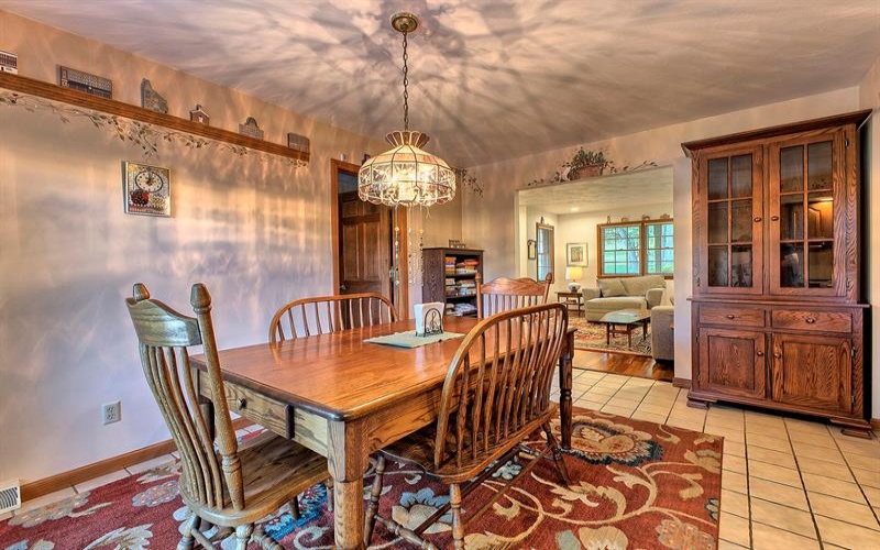 1413 Colony DRIVE, Greensburg, 15601, 4 Bedrooms Bedrooms, 10 Rooms Rooms,3.1 BathroomsBathrooms,Residential,For Sale,Colony,1759233