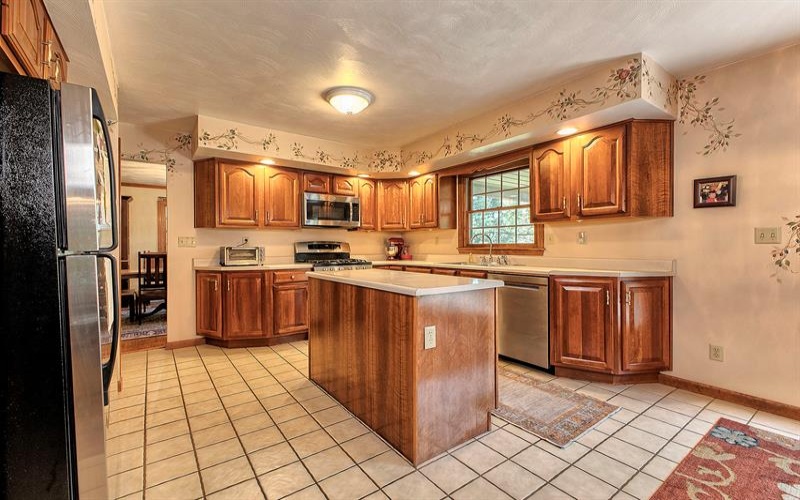 1413 Colony DRIVE, Greensburg, 15601, 4 Bedrooms Bedrooms, 10 Rooms Rooms,3.1 BathroomsBathrooms,Residential,For Sale,Colony,1759233