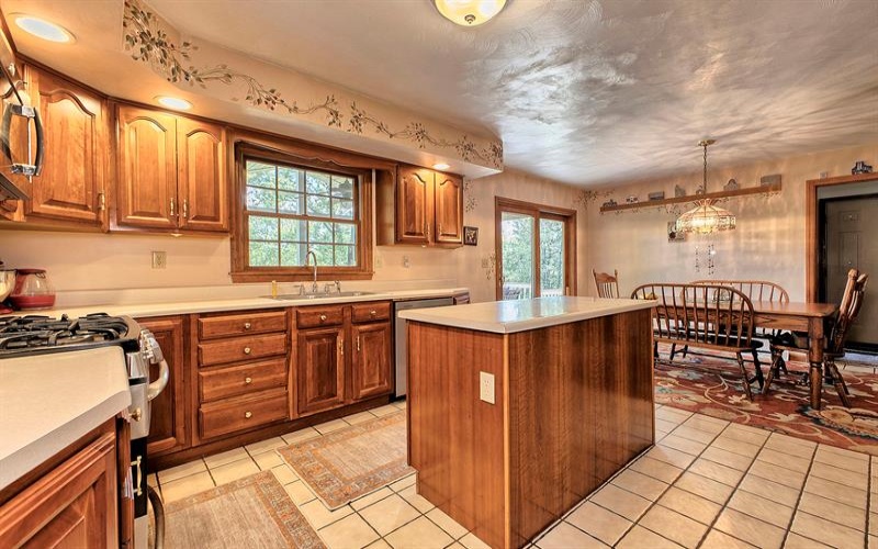 1413 Colony DRIVE, Greensburg, 15601, 4 Bedrooms Bedrooms, 10 Rooms Rooms,3.1 BathroomsBathrooms,Residential,For Sale,Colony,1759233