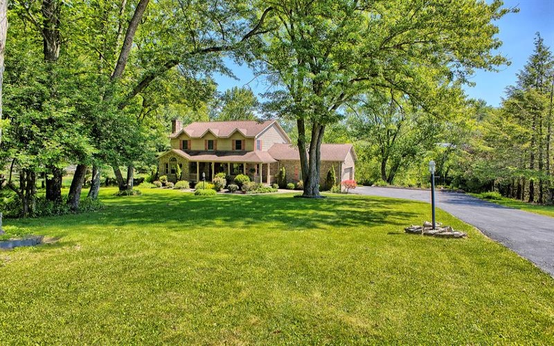 1413 Colony DRIVE, Greensburg, 15601, 4 Bedrooms Bedrooms, 10 Rooms Rooms,3.1 BathroomsBathrooms,Residential,For Sale,Colony,1759233