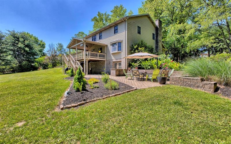 1413 Colony DRIVE, Greensburg, 15601, 4 Bedrooms Bedrooms, 10 Rooms Rooms,3.1 BathroomsBathrooms,Residential,For Sale,Colony,1759233