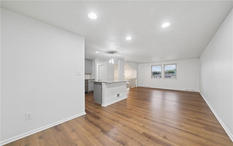 108 Macbeth Drive, New Kensington, 15068, 3 Bedrooms Bedrooms, 8 Rooms Rooms,2.1 BathroomsBathrooms,Residential,For Sale,Macbeth Drive,1759561