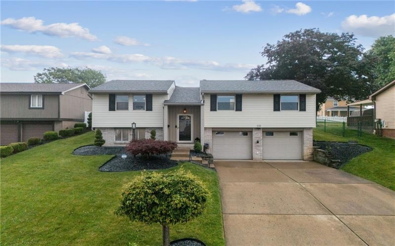 108 Macbeth Drive, New Kensington, 15068, 3 Bedrooms Bedrooms, 8 Rooms Rooms,2.1 BathroomsBathrooms,Residential,For Sale,Macbeth Drive,1759561