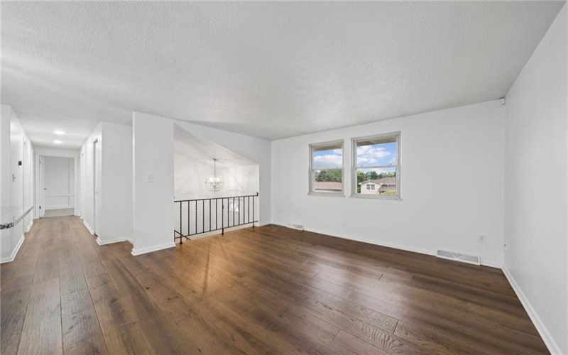 108 Macbeth Drive, New Kensington, 15068, 3 Bedrooms Bedrooms, 8 Rooms Rooms,2.1 BathroomsBathrooms,Residential,For Sale,Macbeth Drive,1759561