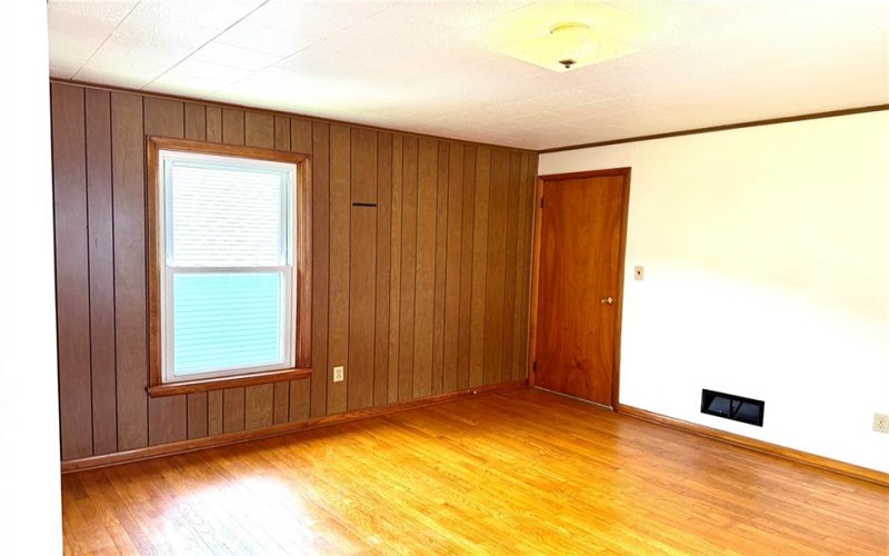 413 4TH STREET, Smithton, 15479, 2 Bedrooms Bedrooms, 6 Rooms Rooms,1 BathroomBathrooms,Residential,For Sale,4TH STREET,1759837