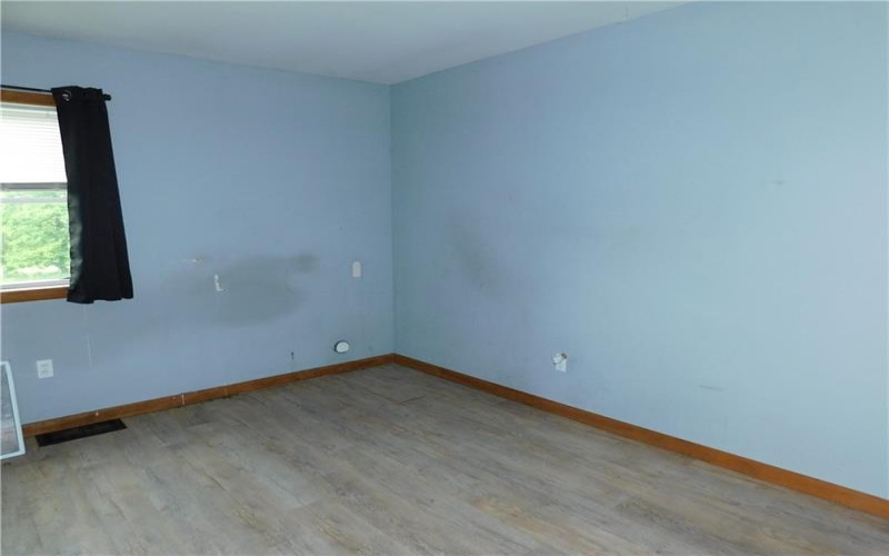 27 Community Avenue, Uniontown, 15401, 2 Bedrooms Bedrooms, ,1 BathroomBathrooms,Residential,For Sale,Community Avenue,1759936