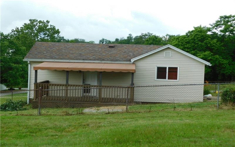 27 Community Avenue, Uniontown, 15401, 2 Bedrooms Bedrooms, ,1 BathroomBathrooms,Residential,For Sale,Community Avenue,1759936
