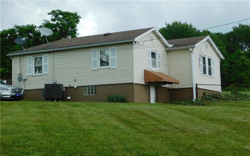 27 Community Avenue, Uniontown, 15401, 2 Bedrooms Bedrooms, ,1 BathroomBathrooms,Residential,For Sale,Community Avenue,1759936