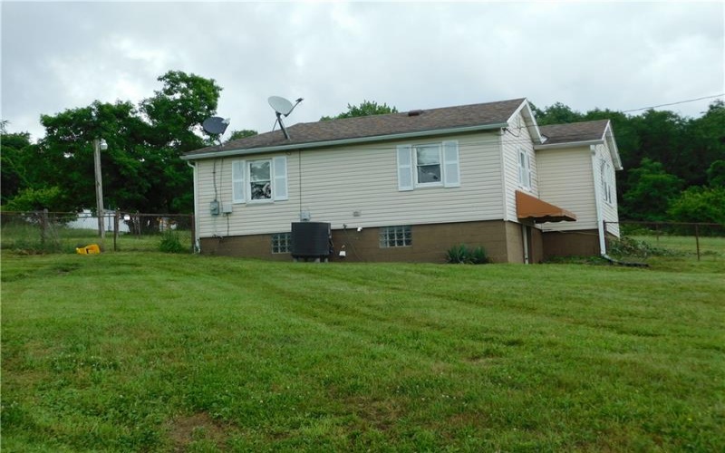 27 Community Avenue, Uniontown, 15401, 2 Bedrooms Bedrooms, ,1 BathroomBathrooms,Residential,For Sale,Community Avenue,1759936