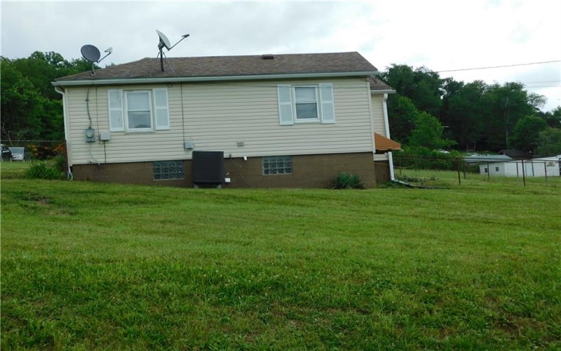 27 Community Avenue, Uniontown, 15401, 2 Bedrooms Bedrooms, ,1 BathroomBathrooms,Residential,For Sale,Community Avenue,1759936