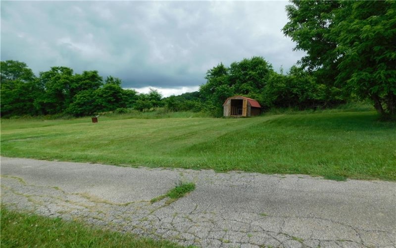 27 Community Avenue, Uniontown, 15401, 2 Bedrooms Bedrooms, ,1 BathroomBathrooms,Residential,For Sale,Community Avenue,1759936