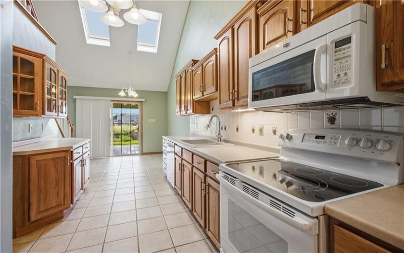 1027 Blackthorne Dr, Jeannette, 15644, 4 Bedrooms Bedrooms, ,3.1 BathroomsBathrooms,Residential,For Sale,Blackthorne Dr,1760976