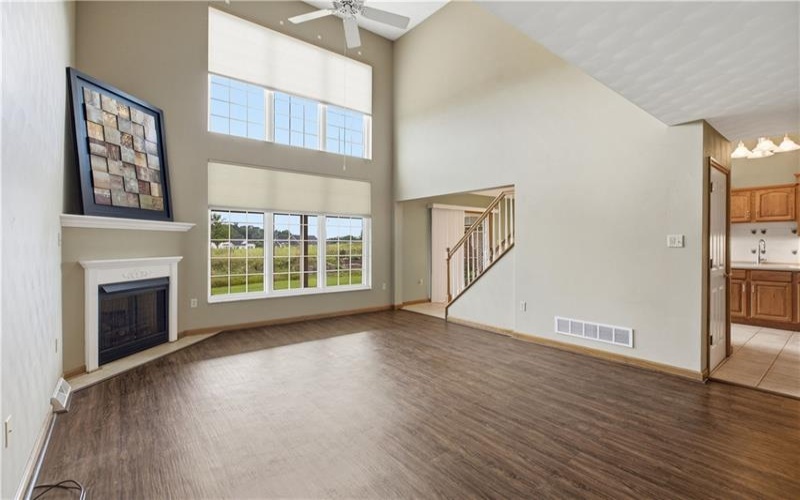 1027 Blackthorne Dr, Jeannette, 15644, 4 Bedrooms Bedrooms, ,3.1 BathroomsBathrooms,Residential,For Sale,Blackthorne Dr,1760976
