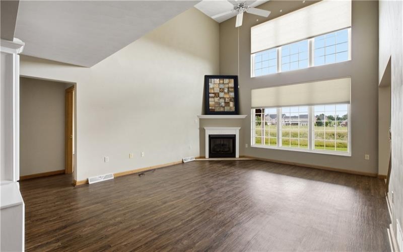 1027 Blackthorne Dr, Jeannette, 15644, 4 Bedrooms Bedrooms, ,3.1 BathroomsBathrooms,Residential,For Sale,Blackthorne Dr,1760976