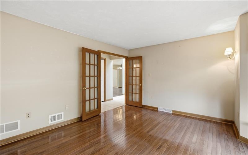 1027 Blackthorne Dr, Jeannette, 15644, 4 Bedrooms Bedrooms, ,3.1 BathroomsBathrooms,Residential,For Sale,Blackthorne Dr,1760976