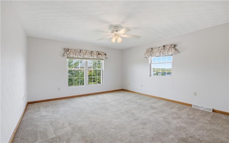 1027 Blackthorne Dr, Jeannette, 15644, 4 Bedrooms Bedrooms, ,3.1 BathroomsBathrooms,Residential,For Sale,Blackthorne Dr,1760976