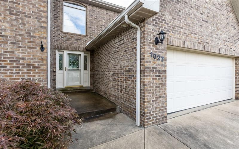 1027 Blackthorne Dr, Jeannette, 15644, 4 Bedrooms Bedrooms, ,3.1 BathroomsBathrooms,Residential,For Sale,Blackthorne Dr,1760976
