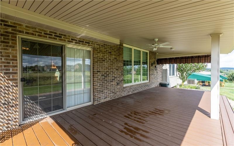 1027 Blackthorne Dr, Jeannette, 15644, 4 Bedrooms Bedrooms, ,3.1 BathroomsBathrooms,Residential,For Sale,Blackthorne Dr,1760976