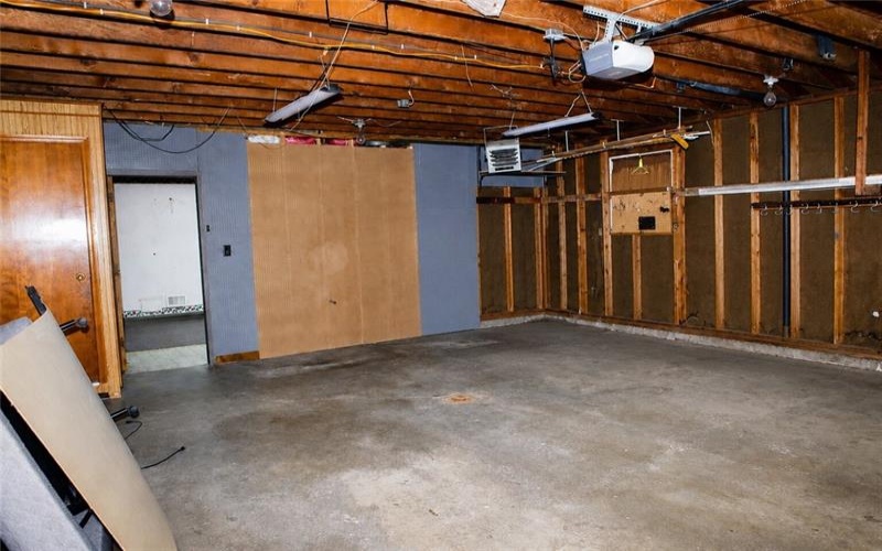 1092 Williams Dr, Belle Vernon, 15012, 3 Bedrooms Bedrooms, 6 Rooms Rooms,2.1 BathroomsBathrooms,Residential,For Sale,Williams Dr,1761006
