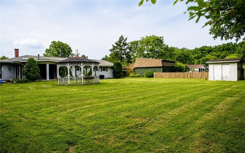 1092 Williams Dr, Belle Vernon, 15012, 3 Bedrooms Bedrooms, 6 Rooms Rooms,2.1 BathroomsBathrooms,Residential,For Sale,Williams Dr,1761006