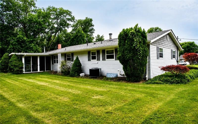 1092 Williams Dr, Belle Vernon, 15012, 3 Bedrooms Bedrooms, 6 Rooms Rooms,2.1 BathroomsBathrooms,Residential,For Sale,Williams Dr,1761006