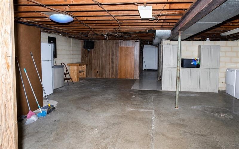 1092 Williams Dr, Belle Vernon, 15012, 3 Bedrooms Bedrooms, 6 Rooms Rooms,2.1 BathroomsBathrooms,Residential,For Sale,Williams Dr,1761006