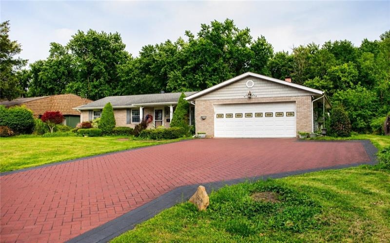 1092 Williams Dr, Belle Vernon, 15012, 3 Bedrooms Bedrooms, 6 Rooms Rooms,2.1 BathroomsBathrooms,Residential,For Sale,Williams Dr,1761006