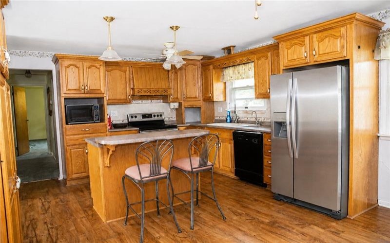 1092 Williams Dr, Belle Vernon, 15012, 3 Bedrooms Bedrooms, 6 Rooms Rooms,2.1 BathroomsBathrooms,Residential,For Sale,Williams Dr,1761006