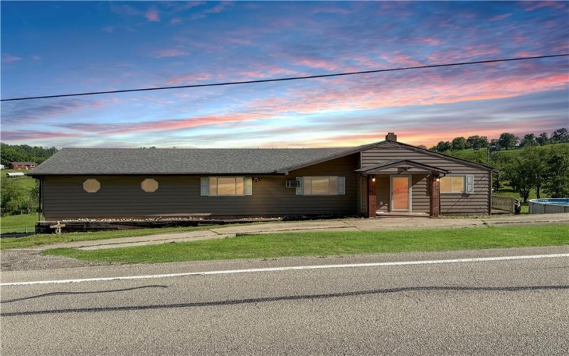 621 Washington Pike, Avella, 15312, 3 Bedrooms Bedrooms, 3 Rooms Rooms,2 BathroomsBathrooms,Residential,For Sale,Washington Pike,1761224