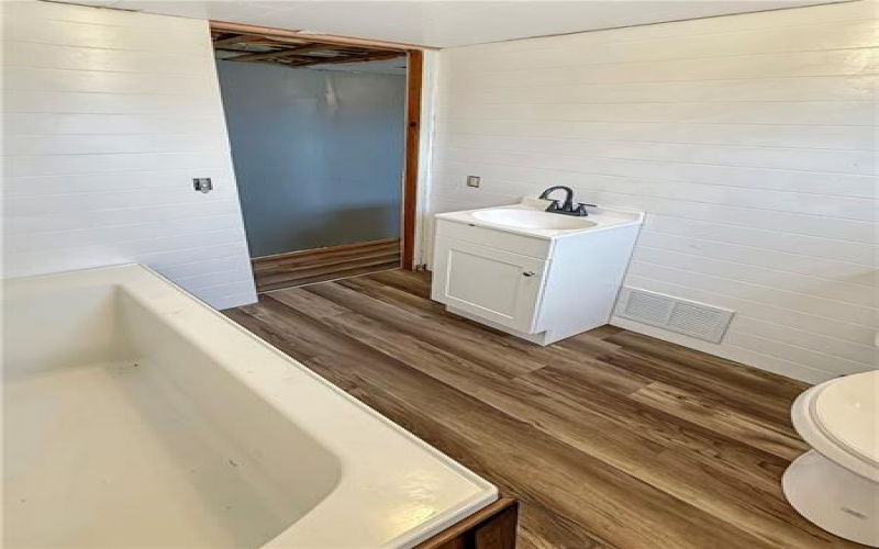 621 Washington Pike, Avella, 15312, 3 Bedrooms Bedrooms, 3 Rooms Rooms,2 BathroomsBathrooms,Residential,For Sale,Washington Pike,1761224