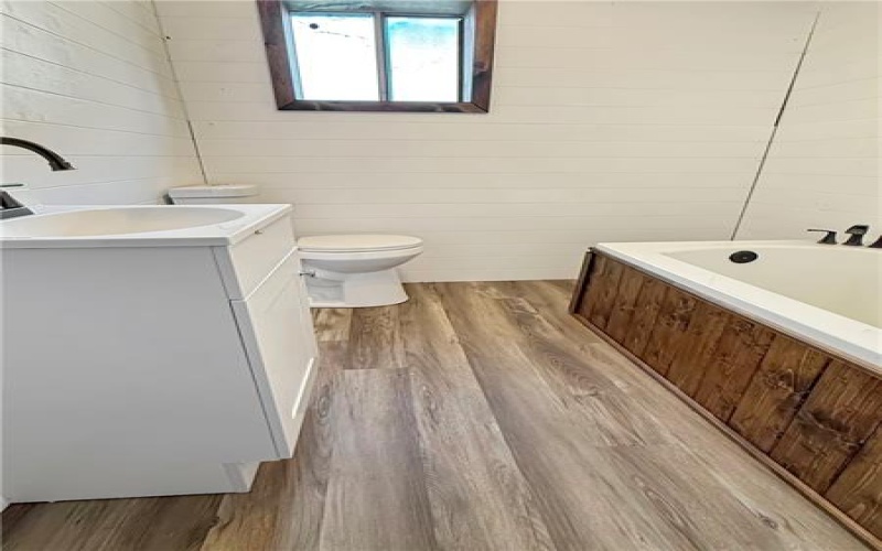 621 Washington Pike, Avella, 15312, 3 Bedrooms Bedrooms, 3 Rooms Rooms,2 BathroomsBathrooms,Residential,For Sale,Washington Pike,1761224