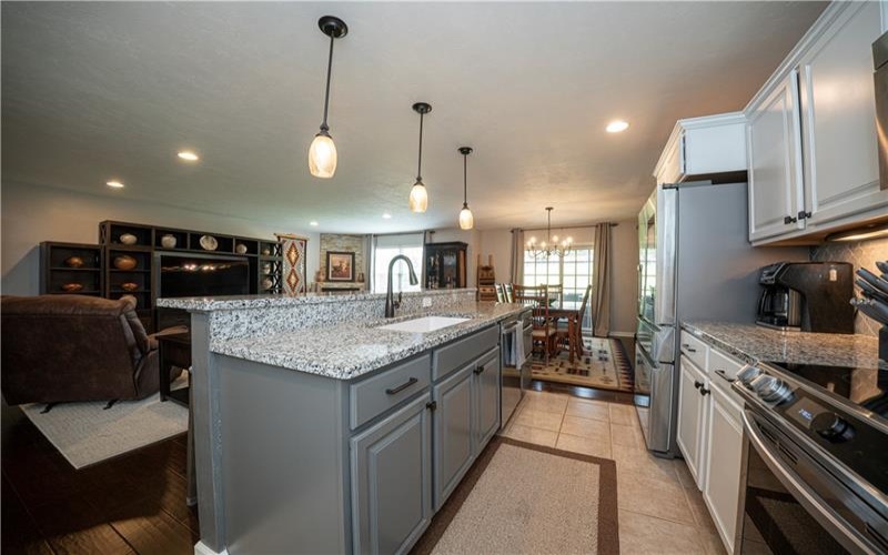 2000 St Andrews Ct, Jeannette, 15644, 2 Bedrooms Bedrooms, 8 Rooms Rooms,2.2 BathroomsBathrooms,Residential,For Sale,St Andrews Ct,1761421