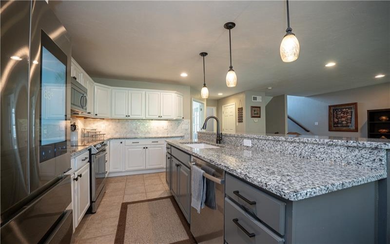 2000 St Andrews Ct, Jeannette, 15644, 2 Bedrooms Bedrooms, 8 Rooms Rooms,2.2 BathroomsBathrooms,Residential,For Sale,St Andrews Ct,1761421