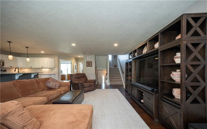 2000 St Andrews Ct, Jeannette, 15644, 2 Bedrooms Bedrooms, 8 Rooms Rooms,2.2 BathroomsBathrooms,Residential,For Sale,St Andrews Ct,1761421