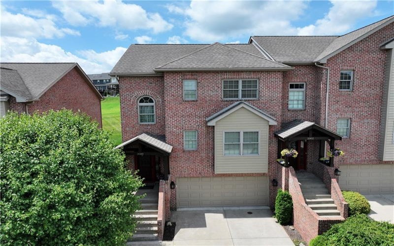2000 St Andrews Ct, Jeannette, 15644, 2 Bedrooms Bedrooms, 8 Rooms Rooms,2.2 BathroomsBathrooms,Residential,For Sale,St Andrews Ct,1761421