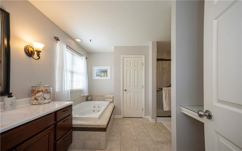 2000 St Andrews Ct, Jeannette, 15644, 2 Bedrooms Bedrooms, 8 Rooms Rooms,2.2 BathroomsBathrooms,Residential,For Sale,St Andrews Ct,1761421