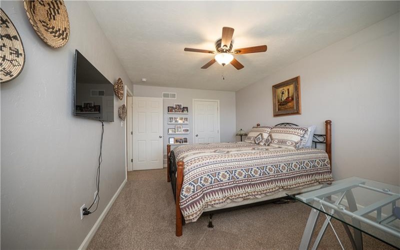 2000 St Andrews Ct, Jeannette, 15644, 2 Bedrooms Bedrooms, 8 Rooms Rooms,2.2 BathroomsBathrooms,Residential,For Sale,St Andrews Ct,1761421