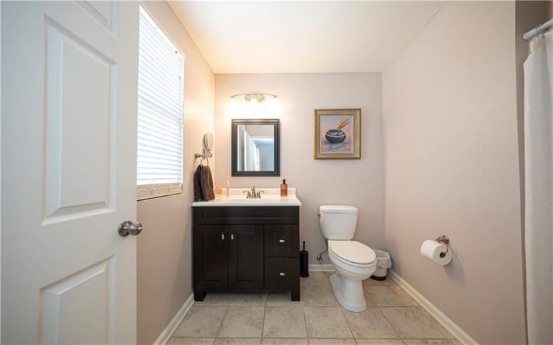 2000 St Andrews Ct, Jeannette, 15644, 2 Bedrooms Bedrooms, 8 Rooms Rooms,2.2 BathroomsBathrooms,Residential,For Sale,St Andrews Ct,1761421