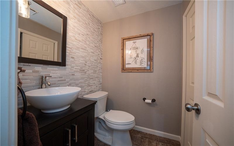 2000 St Andrews Ct, Jeannette, 15644, 2 Bedrooms Bedrooms, 8 Rooms Rooms,2.2 BathroomsBathrooms,Residential,For Sale,St Andrews Ct,1761421