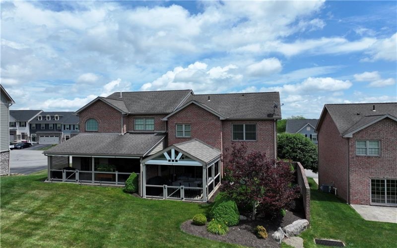 2000 St Andrews Ct, Jeannette, 15644, 2 Bedrooms Bedrooms, 8 Rooms Rooms,2.2 BathroomsBathrooms,Residential,For Sale,St Andrews Ct,1761421