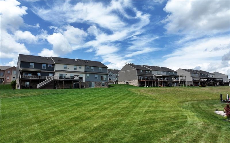 2000 St Andrews Ct, Jeannette, 15644, 2 Bedrooms Bedrooms, 8 Rooms Rooms,2.2 BathroomsBathrooms,Residential,For Sale,St Andrews Ct,1761421