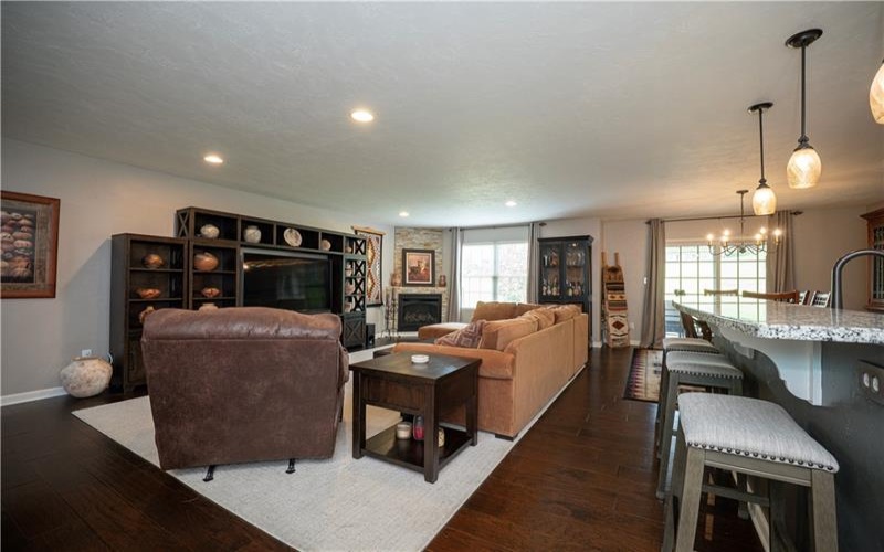 2000 St Andrews Ct, Jeannette, 15644, 2 Bedrooms Bedrooms, 8 Rooms Rooms,2.2 BathroomsBathrooms,Residential,For Sale,St Andrews Ct,1761421
