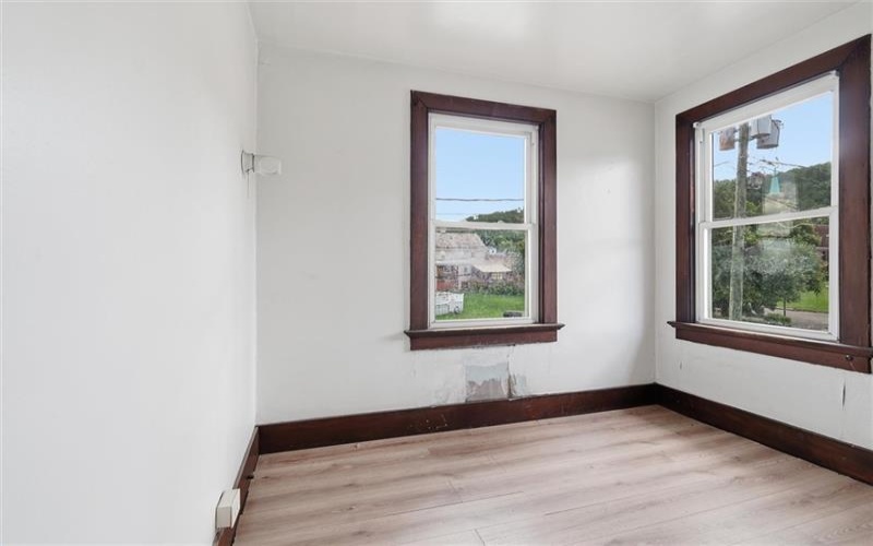 400 Spring St, Brownsville, 15417, 3 Bedrooms Bedrooms, 7 Rooms Rooms,1 BathroomBathrooms,Residential,For Sale,Spring St,1761780