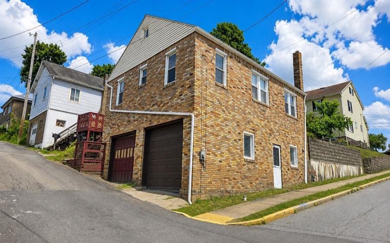 913 Hancock AVENUE, Vandergrift, 15690, 2 Bedrooms Bedrooms, 5 Rooms Rooms,1 BathroomBathrooms,Residential,For Sale,Hancock,1761990